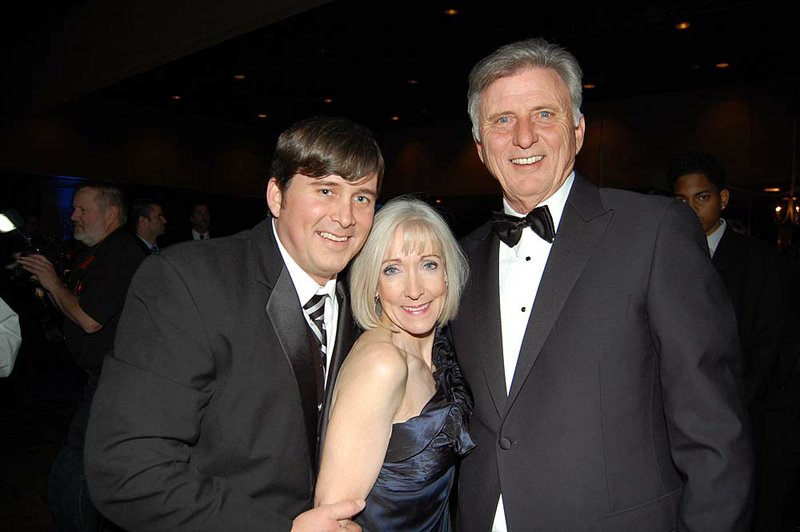  Kyle Beebe with his parents, Ginger and Gov. Mike Beebe in January 2011.