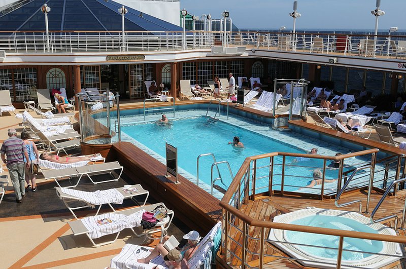 Cunard’s Queen Elizabeth has two outdoor swimming pools. 