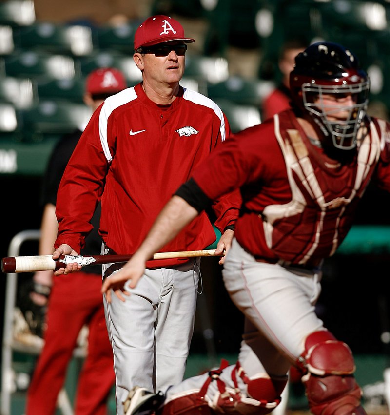 WholeHogSports Arkansas antes up for Van Horn