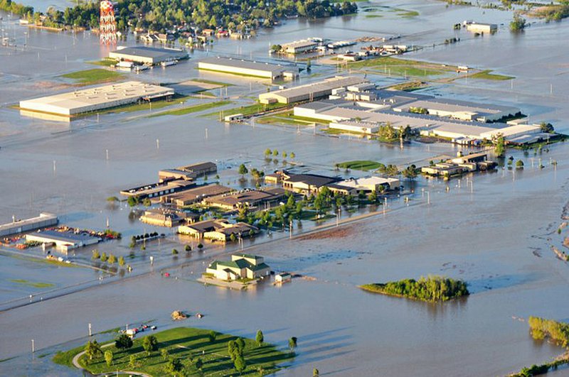  Special to Arkansas Democrat Gazette/FRANK BIGGER-- 04/29/11 -- Aerial look at flooding in pocahontas, April 29, 2011.