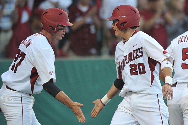 WholeHogSports - Gators sweep, drop Hogs to last in the SEC