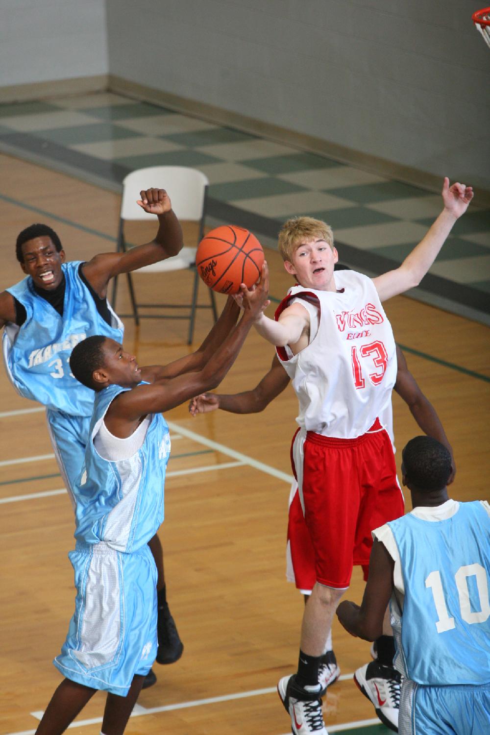 7/6/11
Arkansas Democrat-Gazette/STEPHEN B. THORNTON
Montgomery TarHeels' Andrew Rogers, left, and Jaylen Ellison battle for a rebound with Arkansas Wings Elite's Michael Smith, right, during their AAU basketball game Wednesday afternoon at Philander Smith College.7/6/11
Arkansas Democrat-Gazette/STEPHEN B. THORNTON
Montgomery TarHeels versus Arkansas Wings Elite during their AAU basketball game Wednesday afternoon at Philander Smith College.