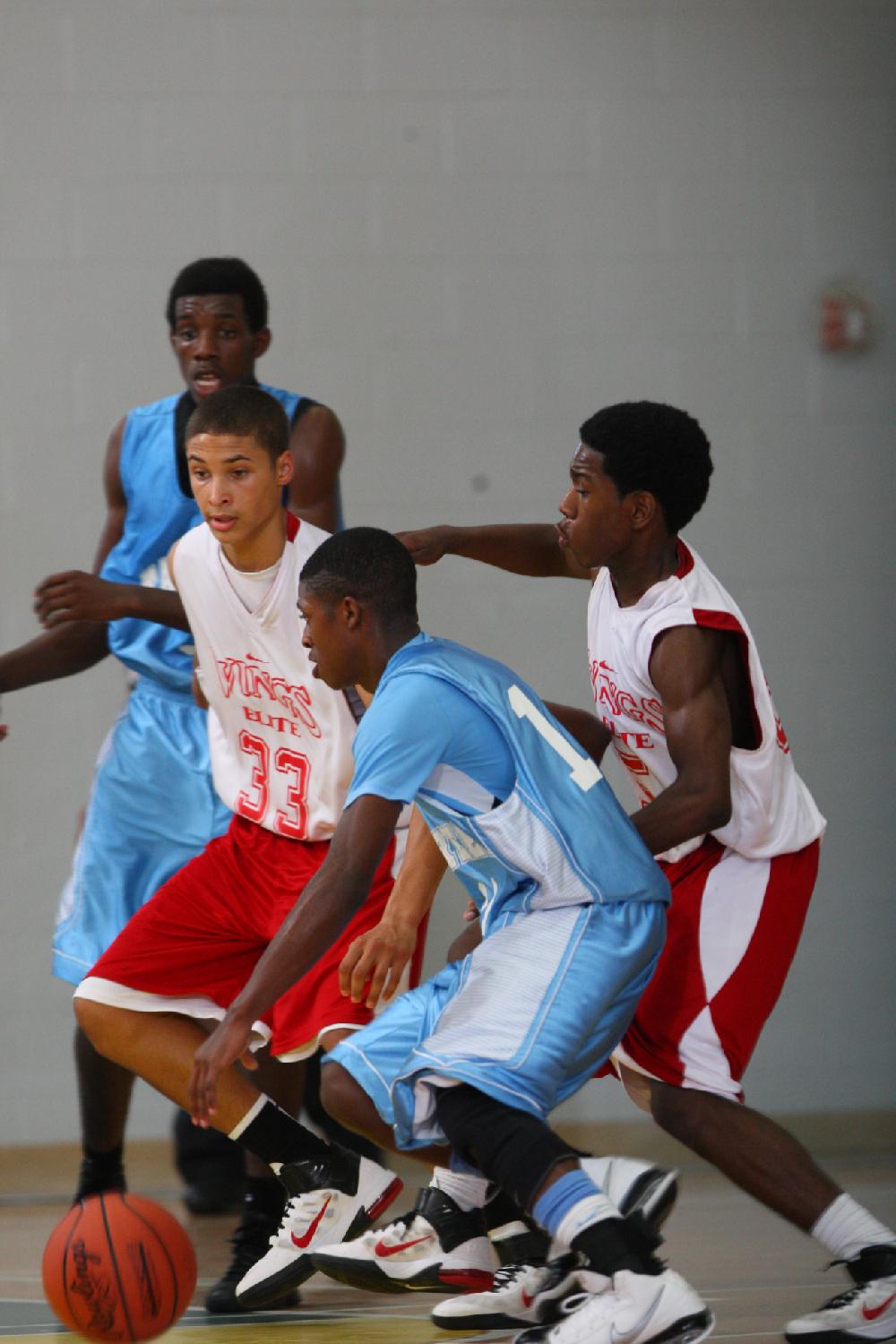7/6/11
Arkansas Democrat-Gazette/STEPHEN B. THORNTON
Montgomery TarHeels versus Arkansas Wings Elite during their AAU basketball game Wednesday afternoon at Philander Smith College.