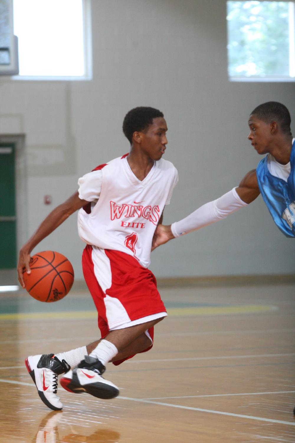 7/6/11
Arkansas Democrat-Gazette/STEPHEN B. THORNTON
Montgomery TarHeels versus Arkansas Wings Elite during their AAU basketball game Wednesday afternoon at Philander Smith College.