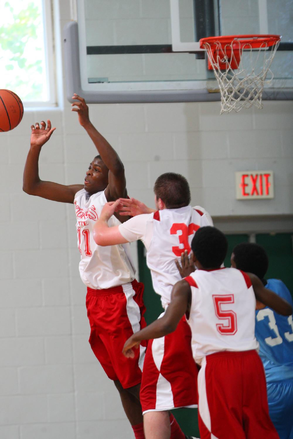 7/6/11
Arkansas Democrat-Gazette/STEPHEN B. THORNTON
Montgomery TarHeels versus Arkansas Wings Elite during their AAU basketball game Wednesday afternoon at Philander Smith College.
