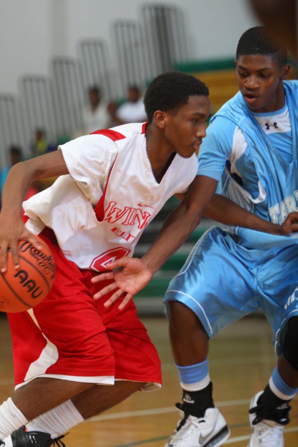 7/6/11
Arkansas Democrat-Gazette/STEPHEN B. THORNTON
Montgomery TarHeels versus Arkansas Wings Elite during their AAU basketball game Wednesday afternoon at Philander Smith College.