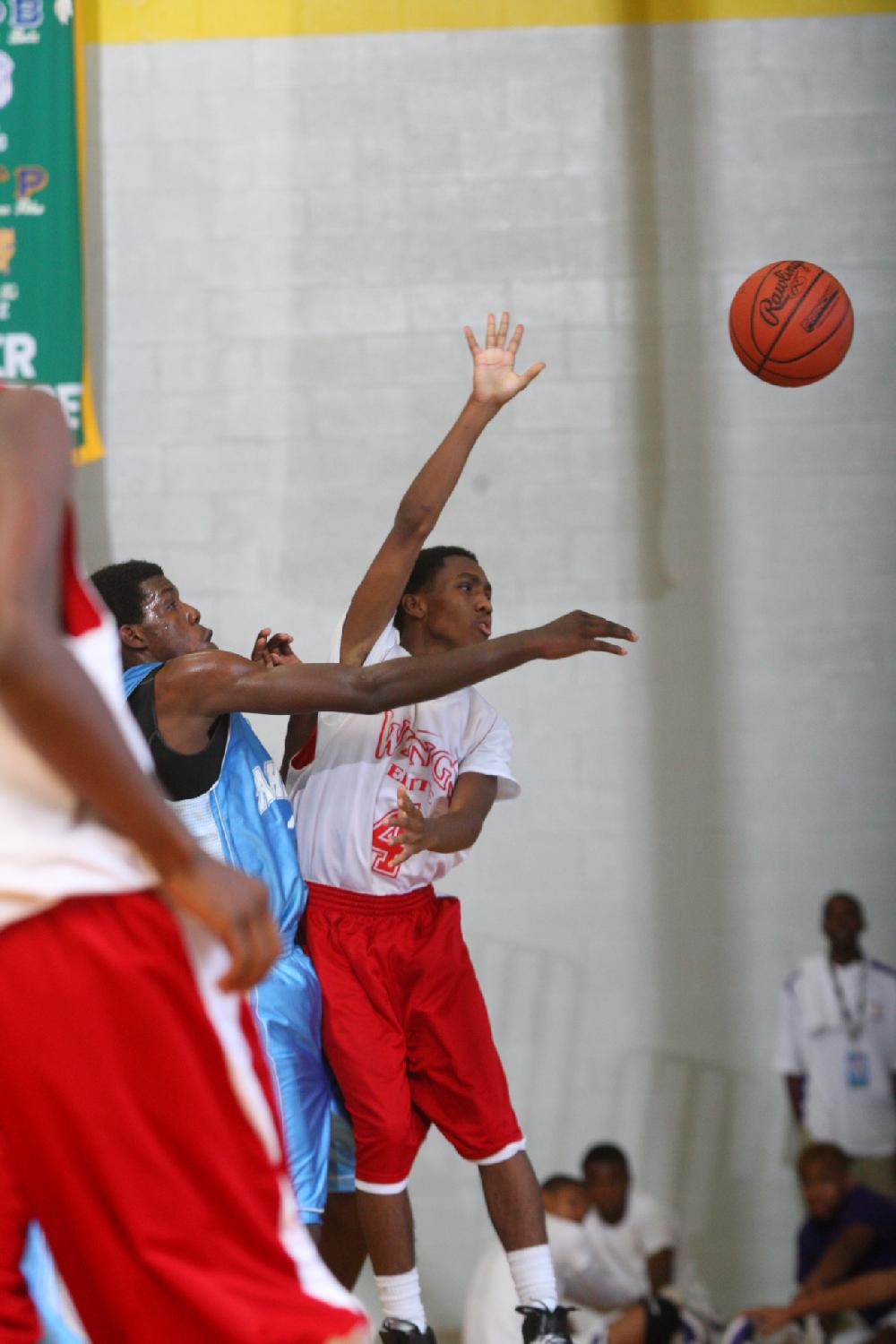 7/6/11
Arkansas Democrat-Gazette/STEPHEN B. THORNTON
Montgomery TarHeels versus Arkansas Wings Elite during their AAU basketball game Wednesday afternoon at Philander Smith College.