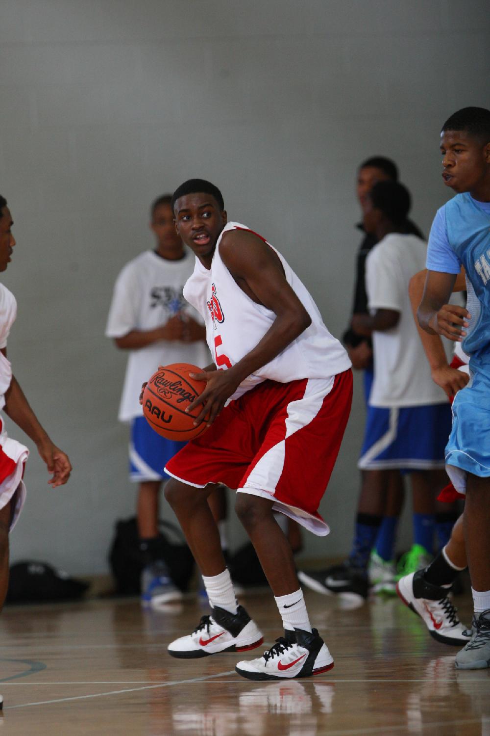 7/6/11
Arkansas Democrat-Gazette/STEPHEN B. THORNTON
Montgomery TarHeels versus Arkansas Wings Elite during their AAU basketball game Wednesday afternoon at Philander Smith College.
