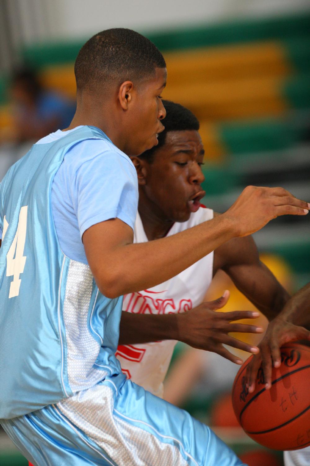 7/6/11
Arkansas Democrat-Gazette/STEPHEN B. THORNTON
Montgomery TarHeels versus Arkansas Wings Elite during their AAU basketball game Wednesday afternoon at Philander Smith College.