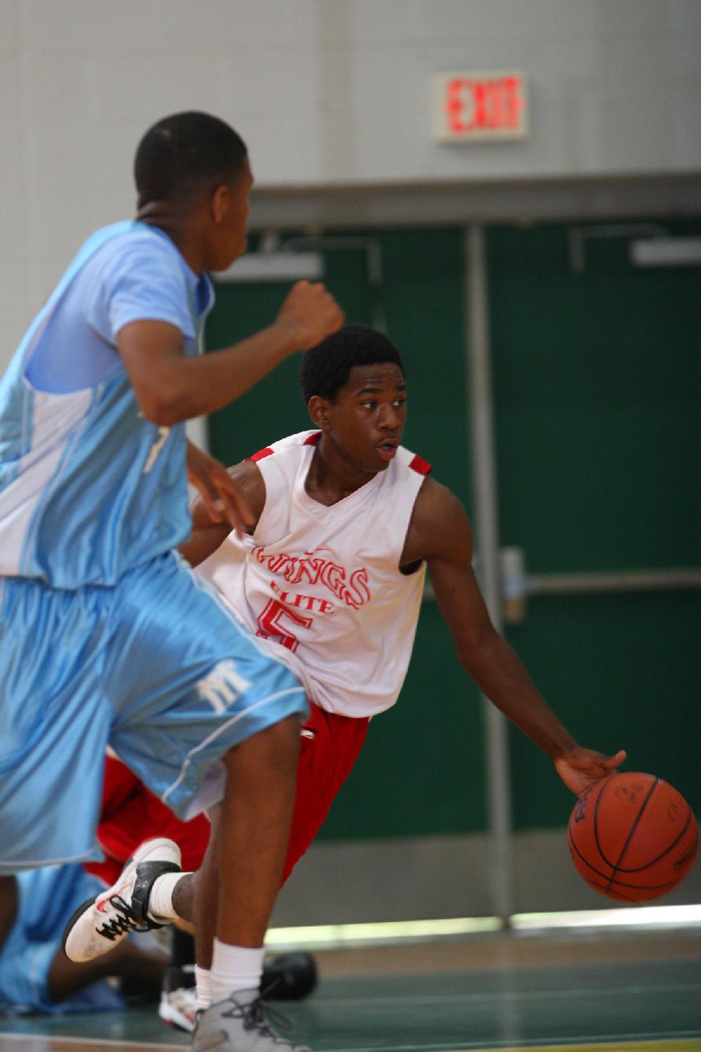 7/6/11
Arkansas Democrat-Gazette/STEPHEN B. THORNTON
Montgomery TarHeels versus Arkansas Wings Elite during their AAU basketball game Wednesday afternoon at Philander Smith College.