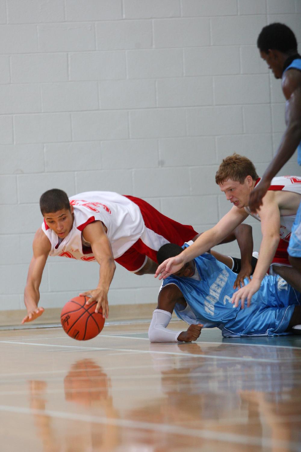 7/6/11
Arkansas Democrat-Gazette/STEPHEN B. THORNTON
Montgomery TarHeels versus Arkansas Wings Elite during their AAU basketball game Wednesday afternoon at Philander Smith College.