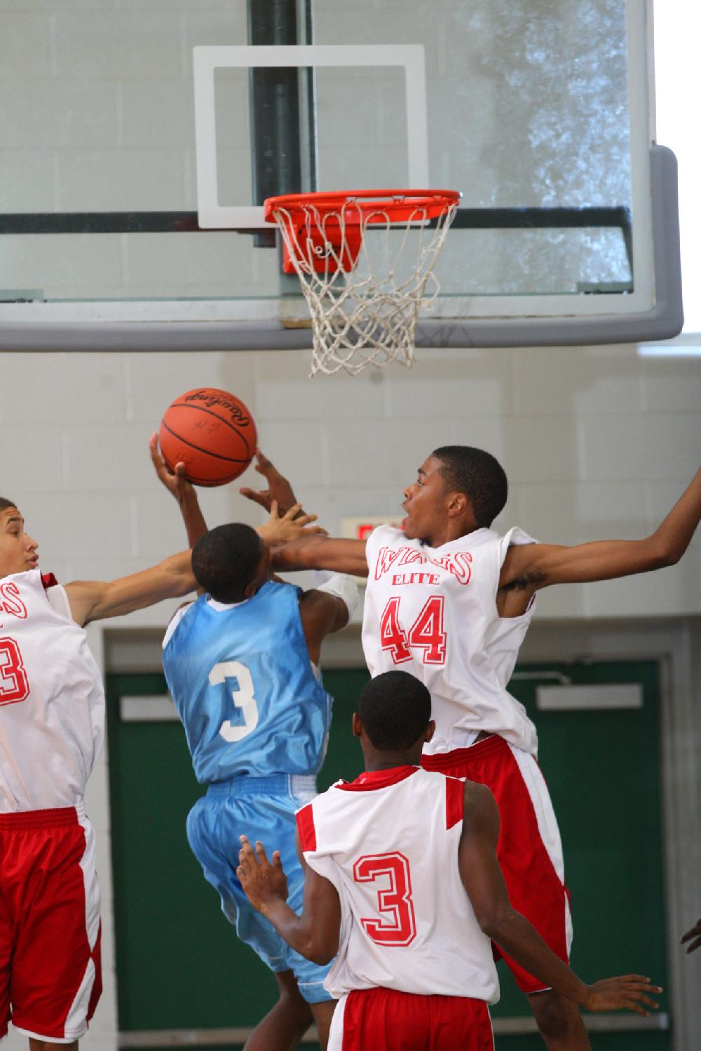 7/6/11
Arkansas Democrat-Gazette/STEPHEN B. THORNTON
Montgomery TarHeels versus Arkansas Wings Elite during their AAU basketball game Wednesday afternoon at Philander Smith College.