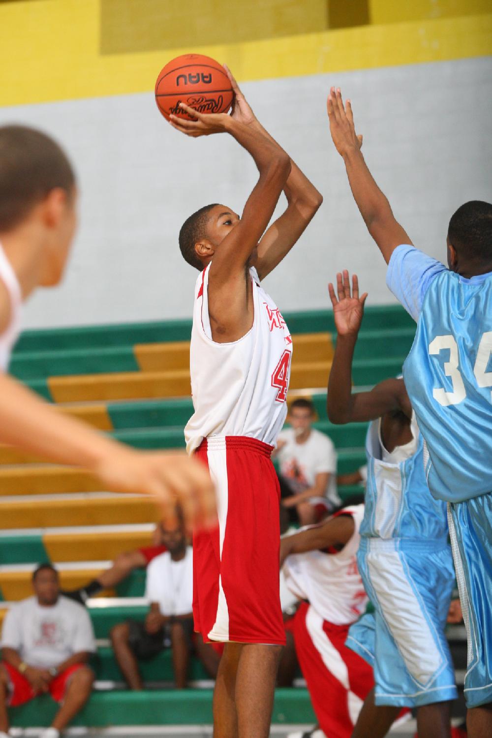 7/6/11
Arkansas Democrat-Gazette/STEPHEN B. THORNTON
Montgomery TarHeels versus Arkansas Wings Elite during their AAU basketball game Wednesday afternoon at Philander Smith College.
