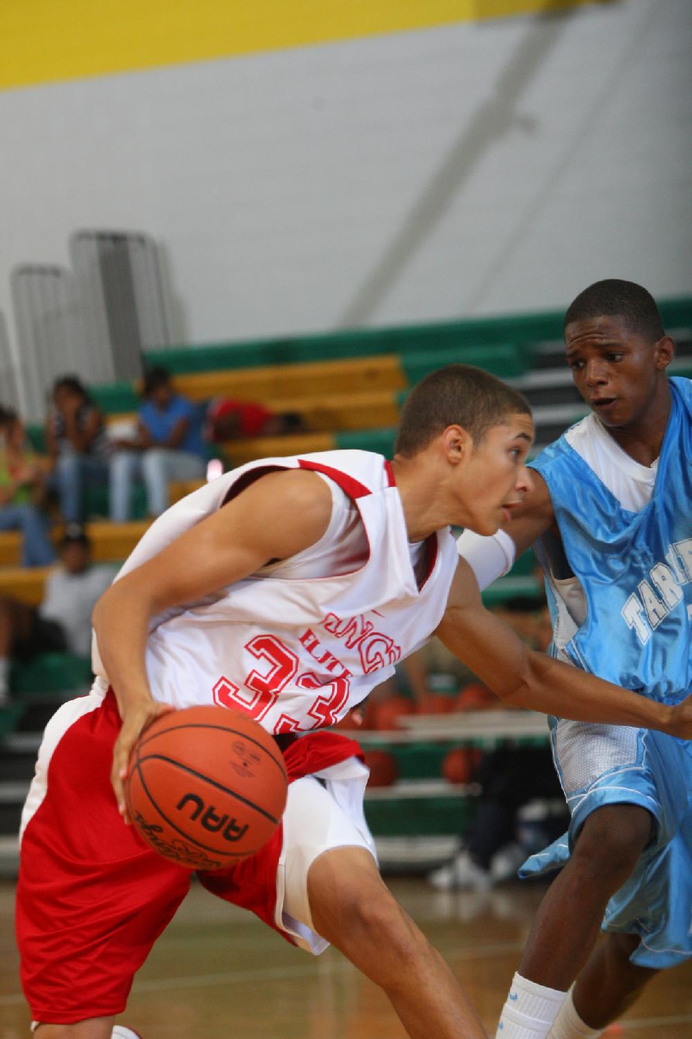 7/6/11
Arkansas Democrat-Gazette/STEPHEN B. THORNTON
Montgomery TarHeels versus Arkansas Wings Elite during their AAU basketball game Wednesday afternoon at Philander Smith College.