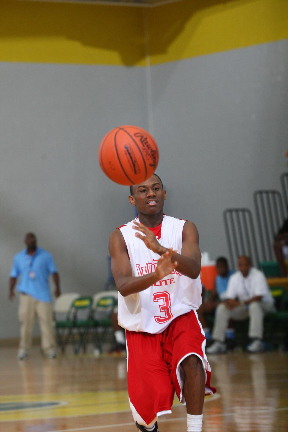7/6/11
Arkansas Democrat-Gazette/STEPHEN B. THORNTON
Montgomery TarHeels versus Arkansas Wings Elite during their AAU basketball game Wednesday afternoon at Philander Smith College.