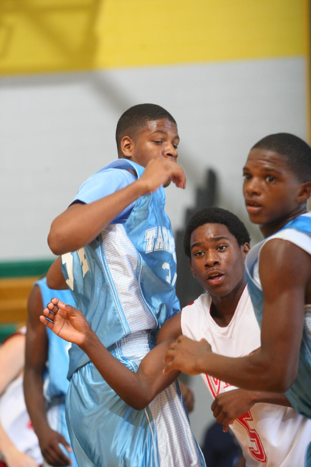 7/6/11
Arkansas Democrat-Gazette/STEPHEN B. THORNTON
Montgomery TarHeels versus Arkansas Wings Elite during their AAU basketball game Wednesday afternoon at Philander Smith College.