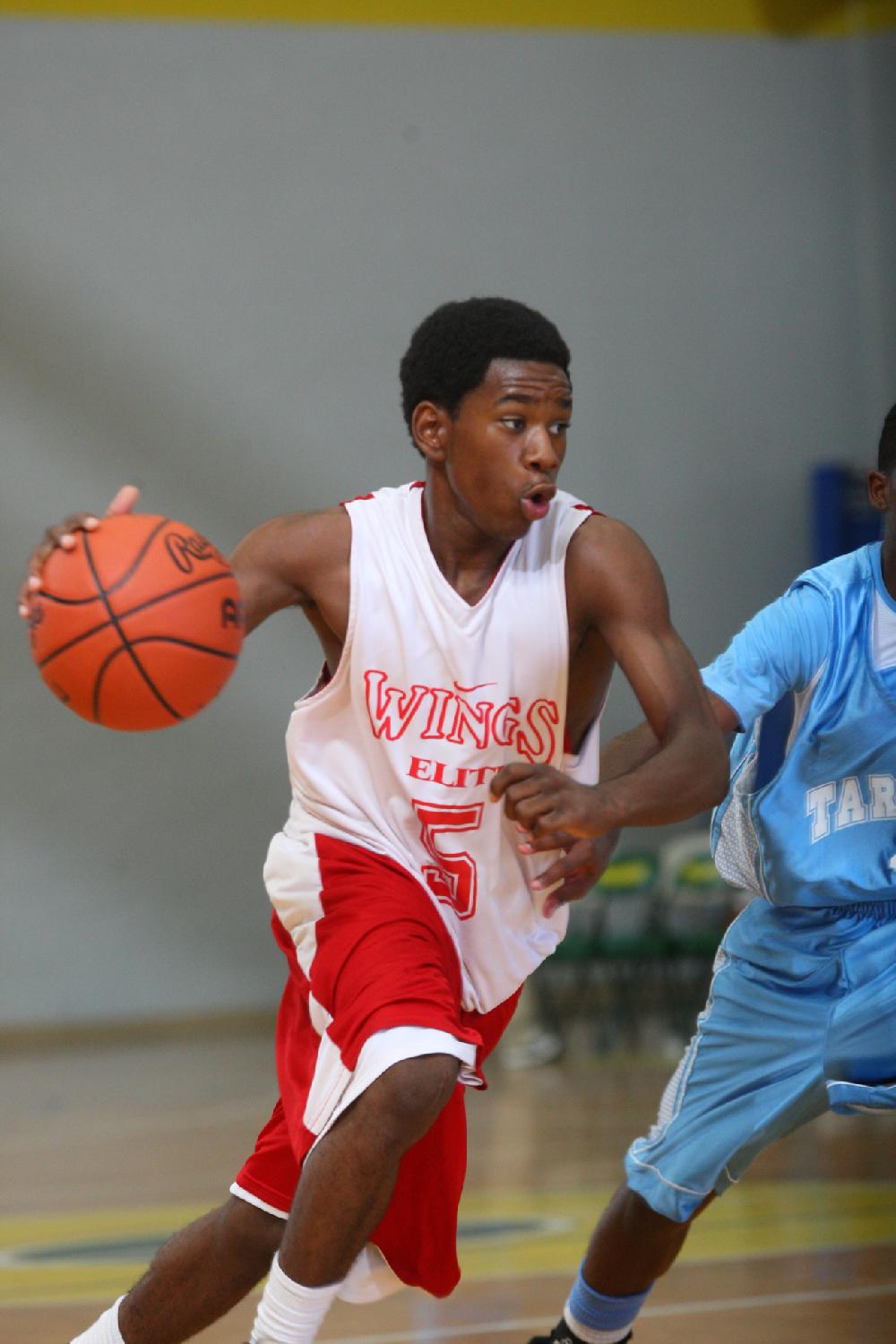 7/6/11
Arkansas Democrat-Gazette/STEPHEN B. THORNTON
Montgomery TarHeels versus Arkansas Wings Elite during their AAU basketball game Wednesday afternoon at Philander Smith College.