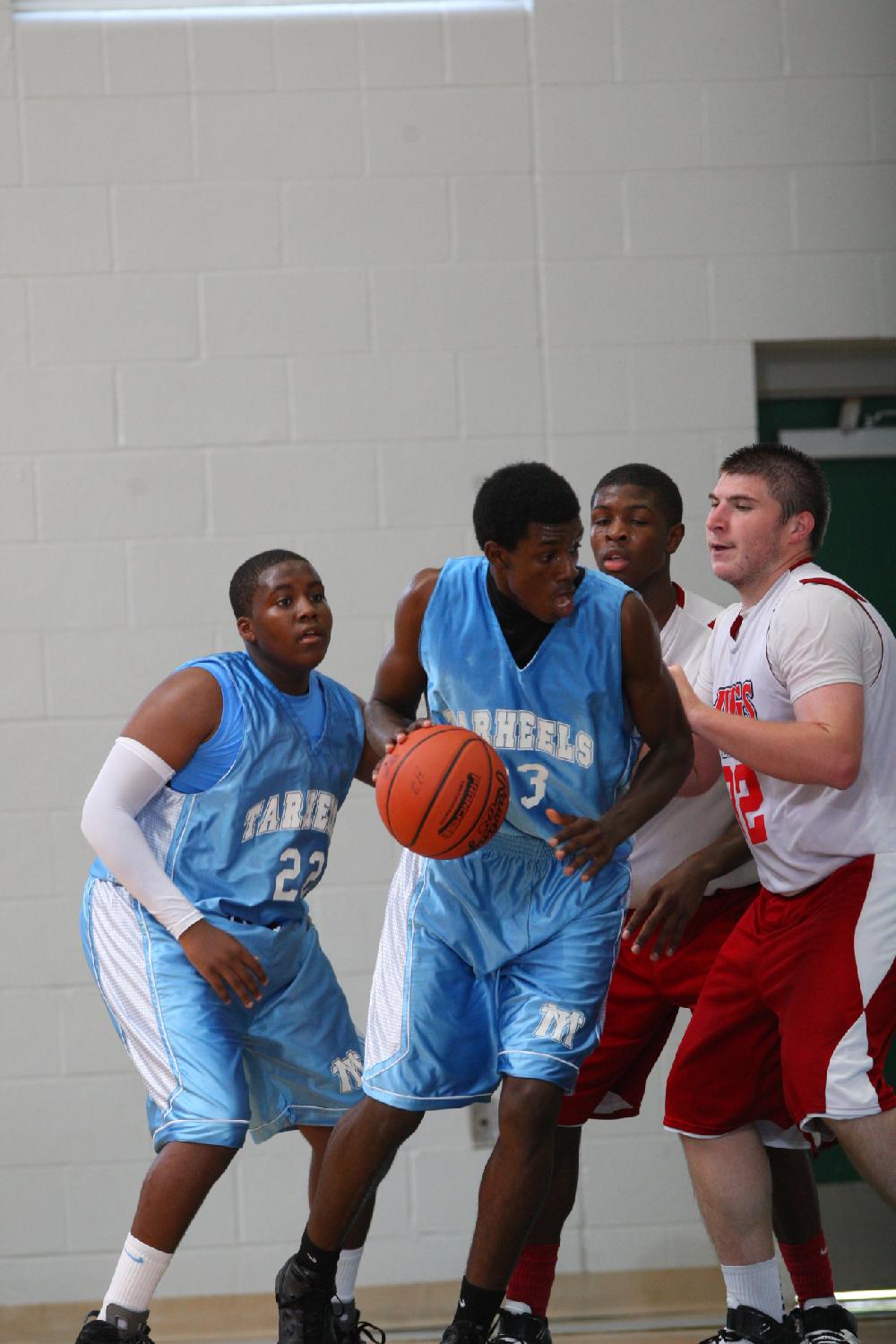 7/6/11
Arkansas Democrat-Gazette/STEPHEN B. THORNTON
Montgomery TarHeels versus Arkansas Wings Elite during their AAU basketball game Wednesday afternoon at Philander Smith College.