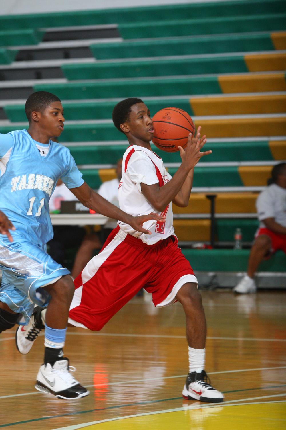 7/6/11
Arkansas Democrat-Gazette/STEPHEN B. THORNTON
Montgomery TarHeels versus Arkansas Wings Elite during their AAU basketball game Wednesday afternoon at Philander Smith College.