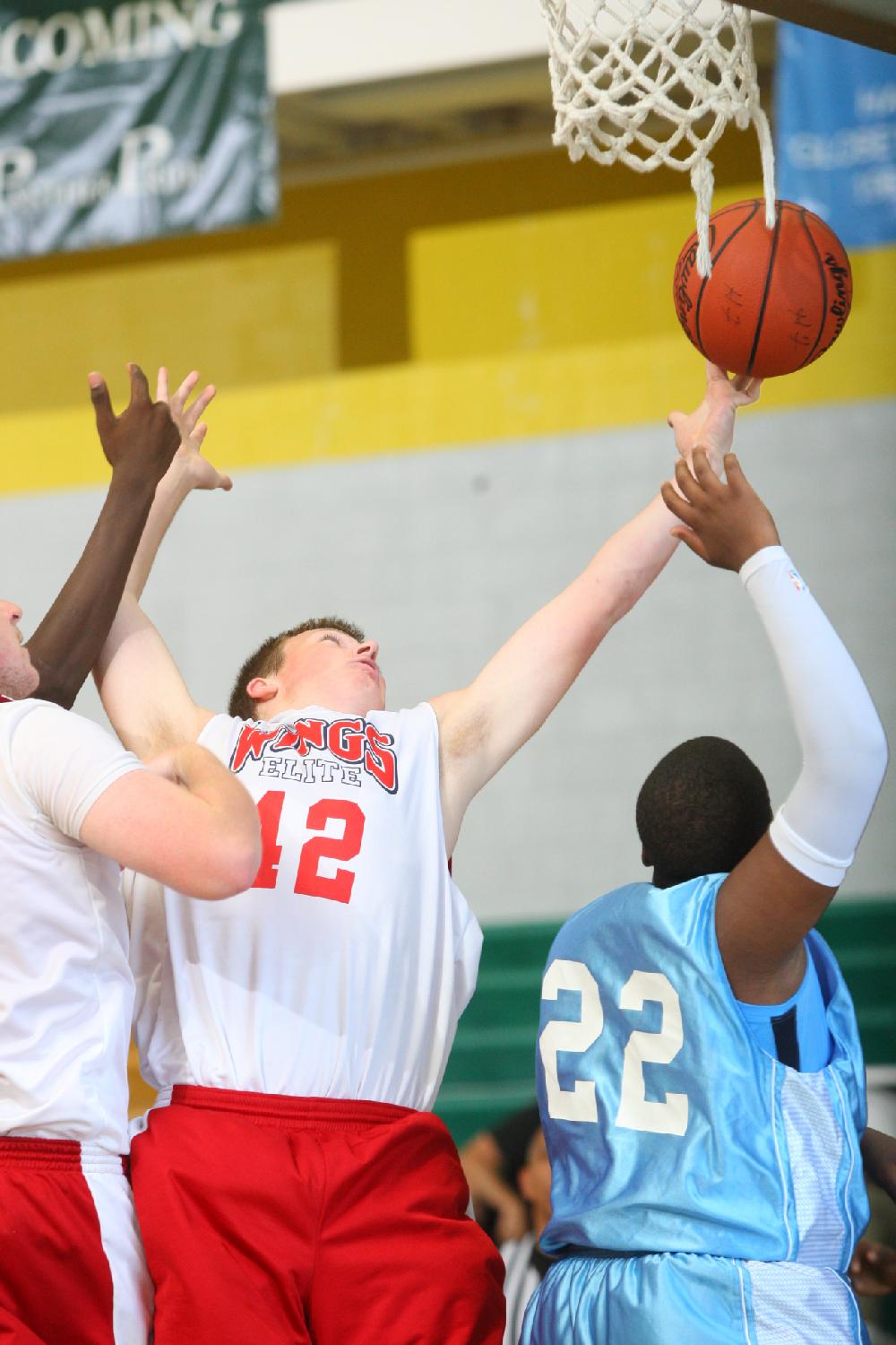 7/6/11
Arkansas Democrat-Gazette/STEPHEN B. THORNTON
Montgomery TarHeels versus Arkansas Wings Elite during their AAU basketball game Wednesday afternoon at Philander Smith College.