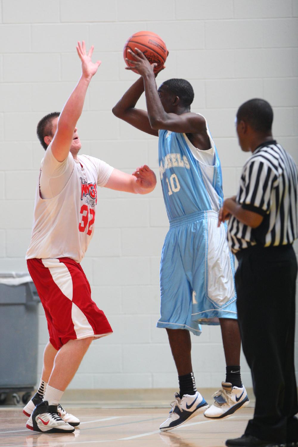7/6/11
Arkansas Democrat-Gazette/STEPHEN B. THORNTON
Montgomery TarHeels versus Arkansas Wings Elite during their AAU basketball game Wednesday afternoon at Philander Smith College.