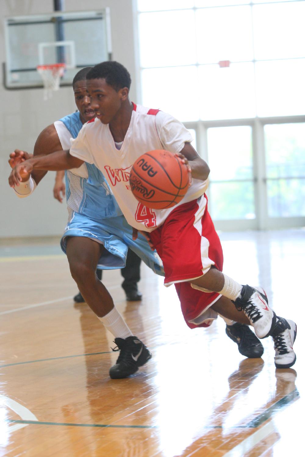 7/6/11
Arkansas Democrat-Gazette/STEPHEN B. THORNTON
Montgomery TarHeels versus Arkansas Wings Elite during their AAU basketball game Wednesday afternoon at Philander Smith College.