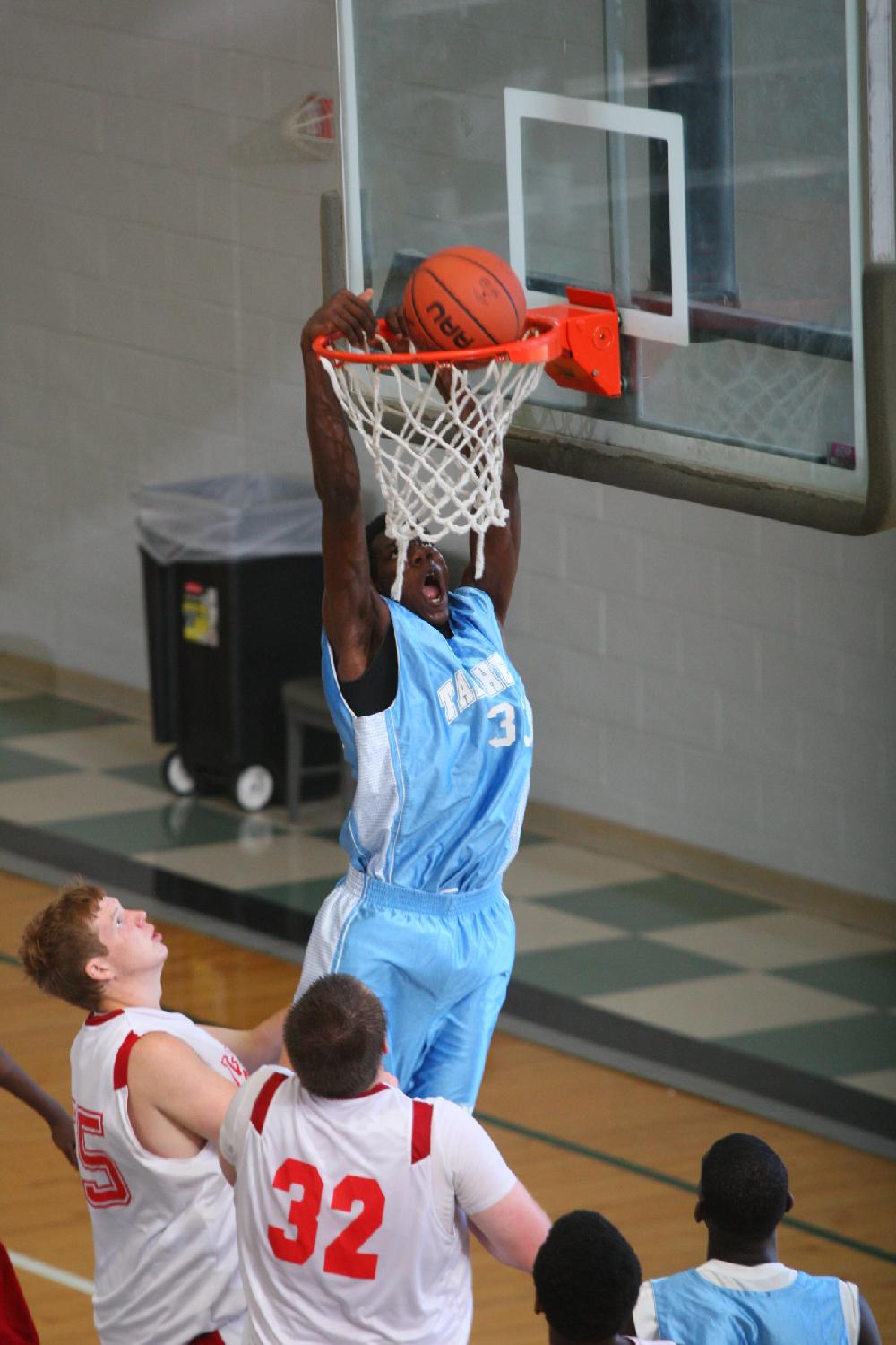 7/6/11
Arkansas Democrat-Gazette/STEPHEN B. THORNTON
Montgomery TarHeels versus Arkansas Wings Elite during their AAU basketball game Wednesday afternoon at Philander Smith College.