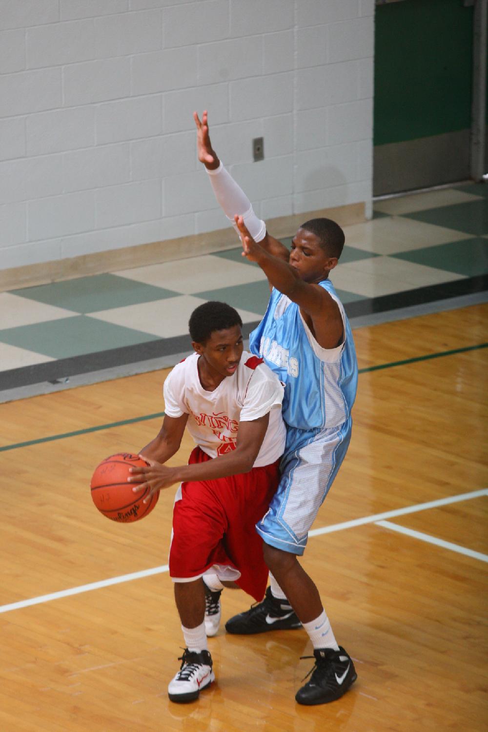 7/6/11
Arkansas Democrat-Gazette/STEPHEN B. THORNTON
Montgomery TarHeels versus Arkansas Wings Elite during their AAU basketball game Wednesday afternoon at Philander Smith College.
