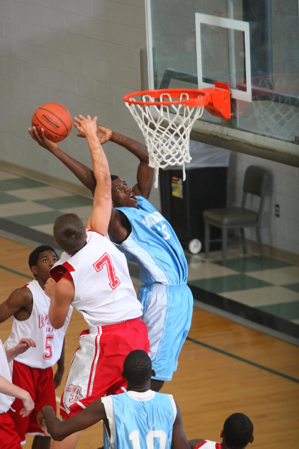 7/6/11
Arkansas Democrat-Gazette/STEPHEN B. THORNTON
Montgomery TarHeels versus Arkansas Wings Elite during their AAU basketball game Wednesday afternoon at Philander Smith College.