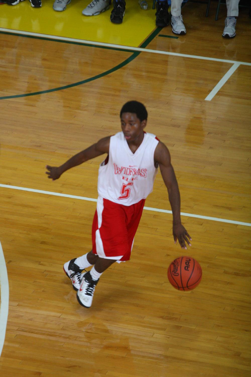 7/6/11
Arkansas Democrat-Gazette/STEPHEN B. THORNTON
Montgomery TarHeels versus Arkansas Wings Elite during their AAU basketball game Wednesday afternoon at Philander Smith College.