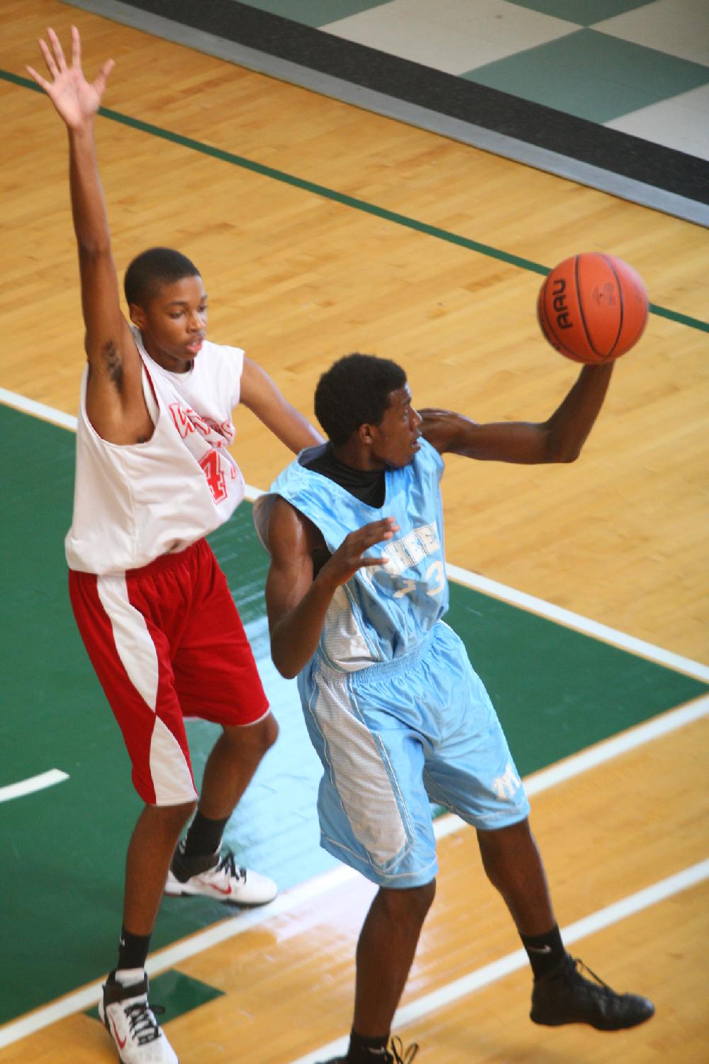 7/6/11
Arkansas Democrat-Gazette/STEPHEN B. THORNTON
Montgomery TarHeels versus Arkansas Wings Elite during their AAU basketball game Wednesday afternoon at Philander Smith College.