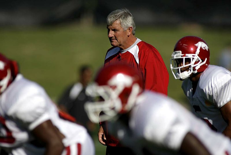  Arkansas Democrat-Gazette/JASON IVESTER 08-17-09
UA football practice on the practice field
assistant coach Bobby Allen