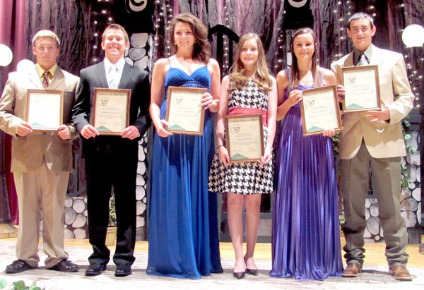 Local 4-H Teen Stars were Lane Walls, Joshua Lockhart, Kirby Romines, Sarah Mills, Emily Pigeon and Levi Bingham.