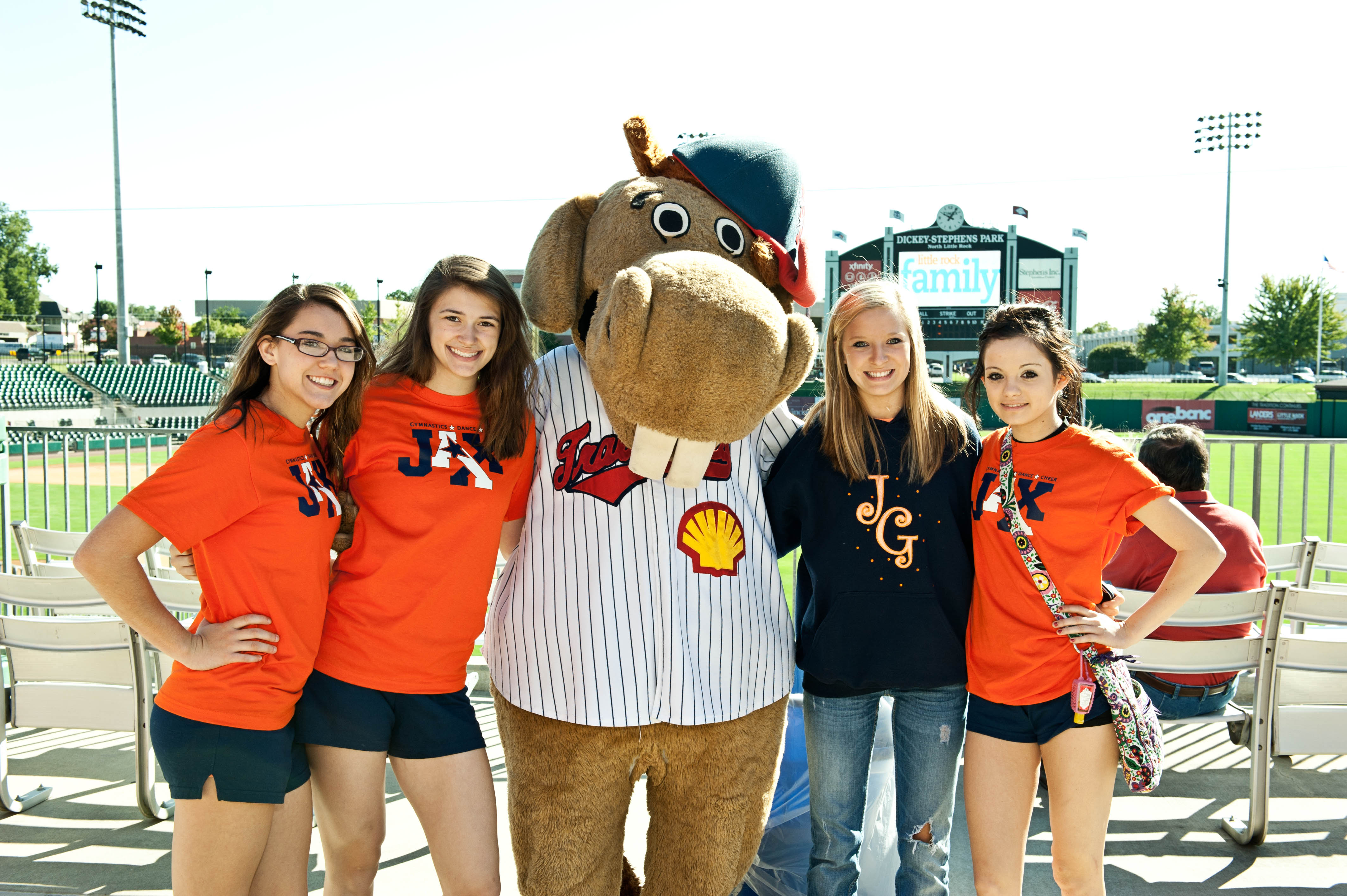 Tori Hanley, Stephanie Singleton, Shelly the Mascot, Tessa Johnson and Darian Wright