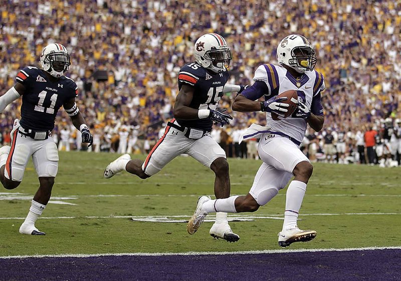 LSU wide receiver Rueben Randle caught five passes for 106 yards and 2 touchdowns during the top-ranked Tigers’ 45-10 victory over No. 20 Auburn on Saturday in Baton Rouge. 