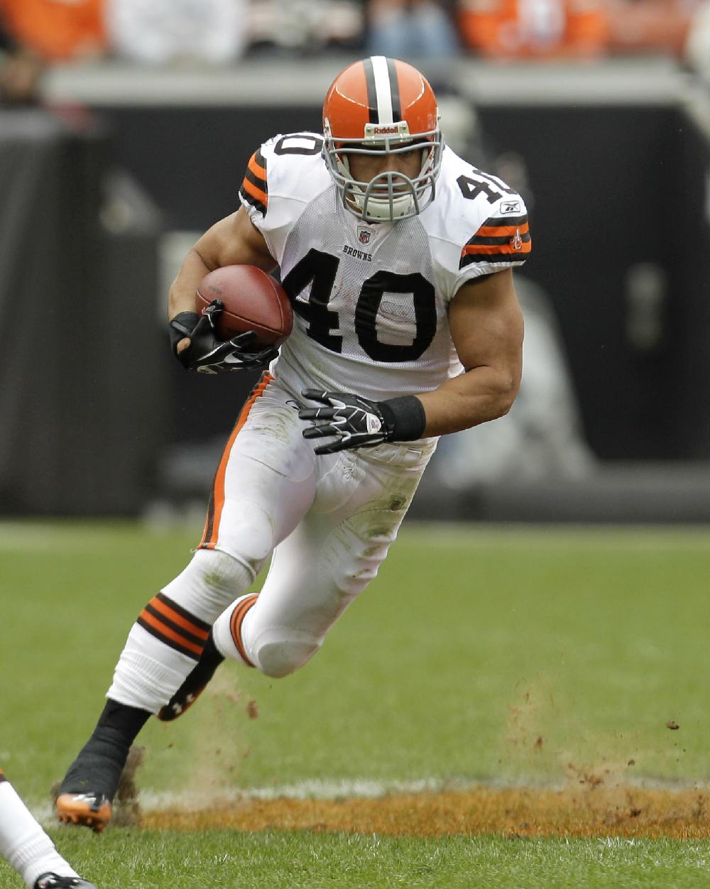 Jan. 2, 2011 - Cleveland, Ohio, U.S - Cleveland Browns running back Peyton  Hillis (40) prior to the game against the Pittsburgh Steelers played at Cleveland  Browns Stadium in Cleveland Ohio. (Credit