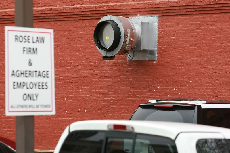 The owner of the building at 315 Main St. in Little Rock has filed a lawsuit seeking delinquent rent from the owners of Porter’s Jazz Cafe. The lawsuit and an eviction notice could be dropped if Porter’s moved its kitchen exhaust fan (shown) so it doesn’t overhang The Rose Law Firm parking lot. 