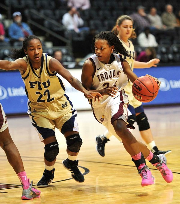UALR women roll with the changes