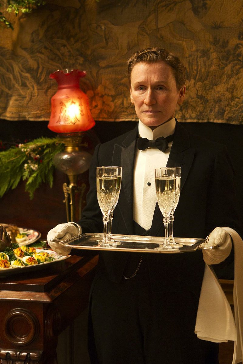 Hotel footman Albert (Glenn Close) is as reliable and forgettable as an old oak sideboard in the period tragedy Albert Nobbs. 