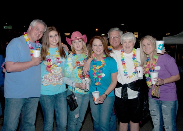 Jimmy Buffett fans found plenty to cheer at the singer's concert at Verizon Arena.