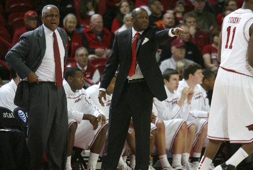 Arkansas coach Mike Anderson said Thursday he hopes to take his team to Italy for a preseason exhibition tour. 