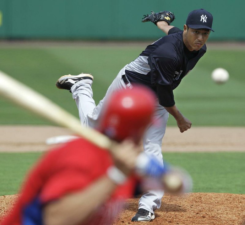 New York Yankees pitcher Hiroki Kuroda gave up 1 run on 6 hits in 2 5 /3 innings in his team’s 5-3, split squad victory over Philadelphia on Friday. 