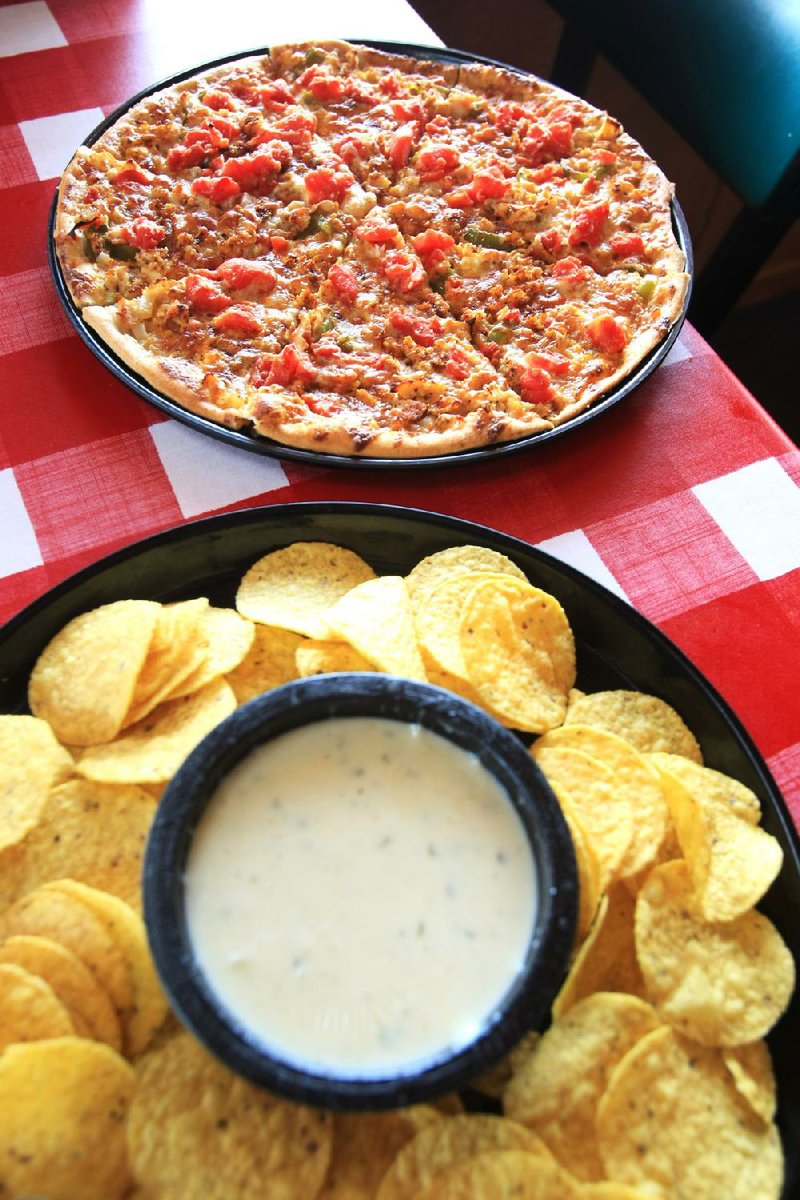 Arkansas Democrat-Gazette/STATON BREIDENTHAL --3/28/12 --  Judy's Cheese Dip and Mexican Chicken pizza at the U.S. Pizza at 8403 Arkansas 107 in Sherwood.