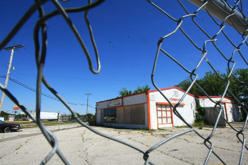 Sedrick “Binky” Trice and Leon Edwards admitted in federal court to running a large drug-dealing operation out of the AC Customs body shop on U.S. 49 in Helena-West Helena. The shop is across the highway from a junior high school. 