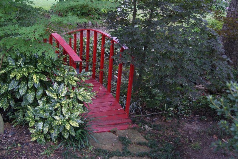 Little Rock tour explores the gardens of Chenal Valley