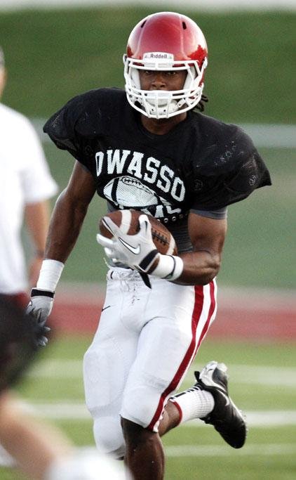 Receiver Keon Hatcher of Owasso, Okla., signed with Arkansas in February after leading the state of Oklahoma in receptions (100), yards (1,610) and touchdowns (20) as a senior. 