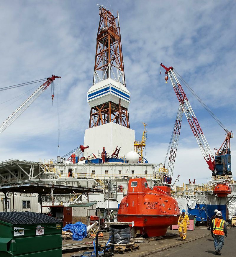 Oildrilling rig getting prepared for job in Arctic Northwest