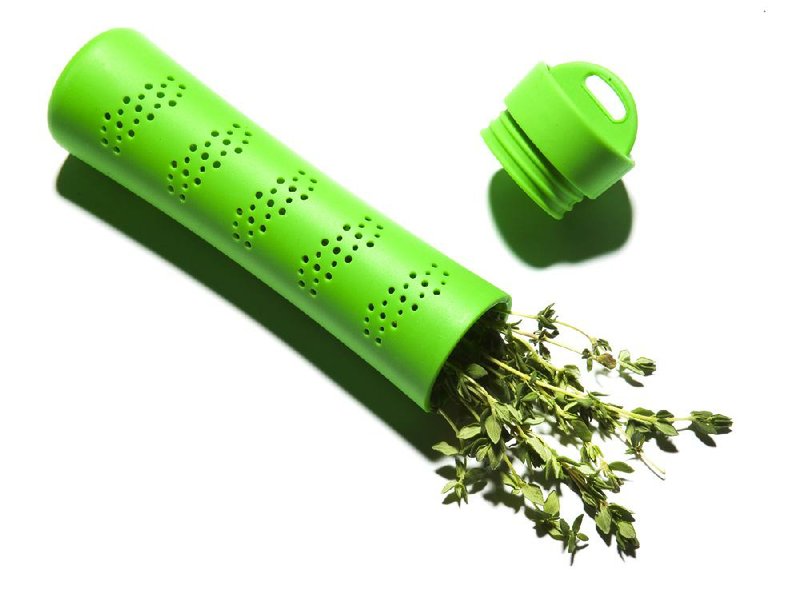 The herb infuser from Pampered Chef makes it easy to include fresh flavors in water, iced tea and other recipes. (Bill Hogan/Chicago Tribune/MCT)