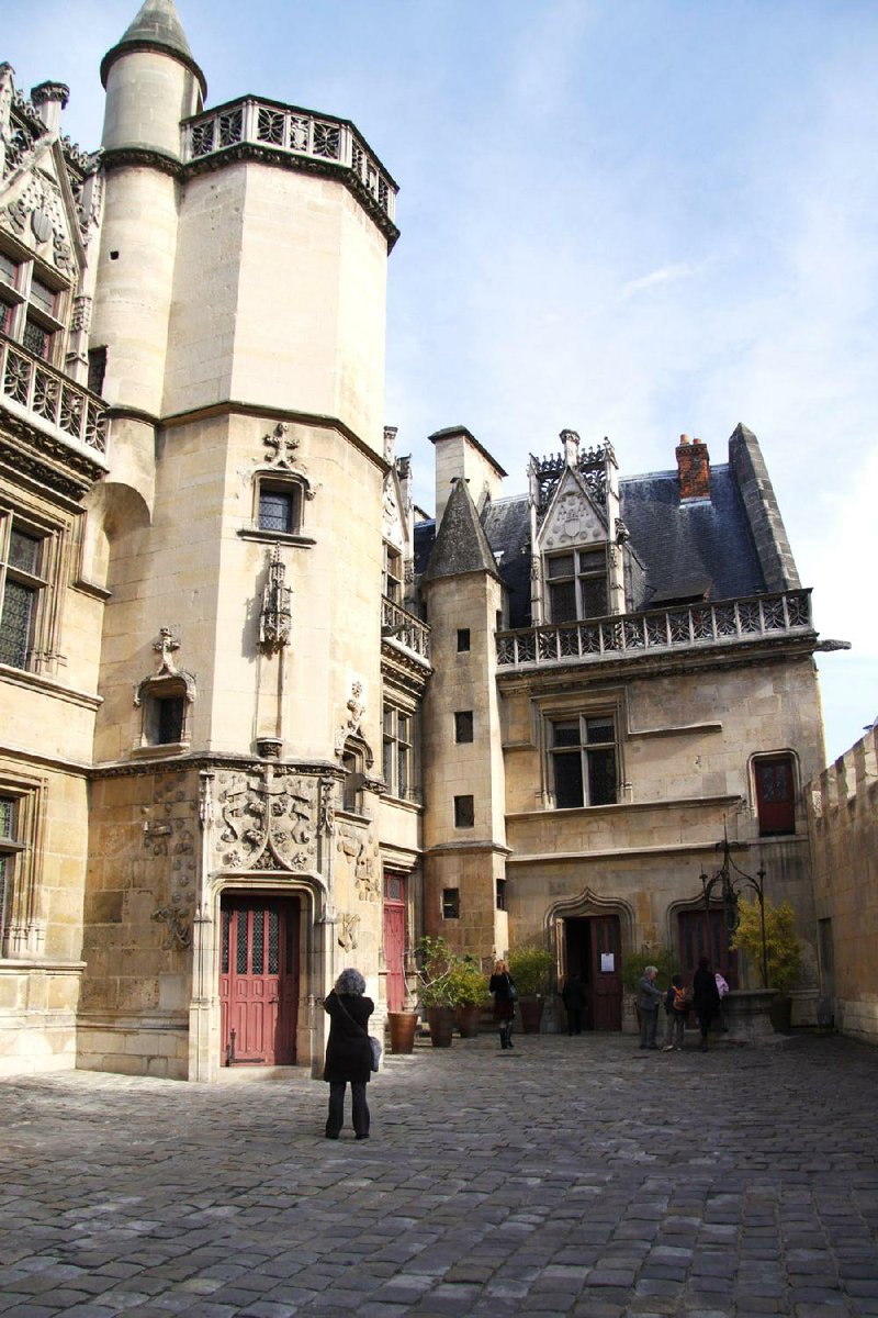 Visiting the little Cluny Museum in Paris to see the Lady and the Unicorn tapestries is a breeze. 