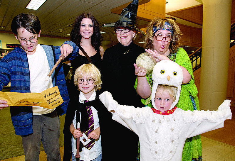 Zane Henthorne and Riley Cummins (front); Jacob Gwin, Lindsey Mears, Brenda Gwin and Joi Cummins 